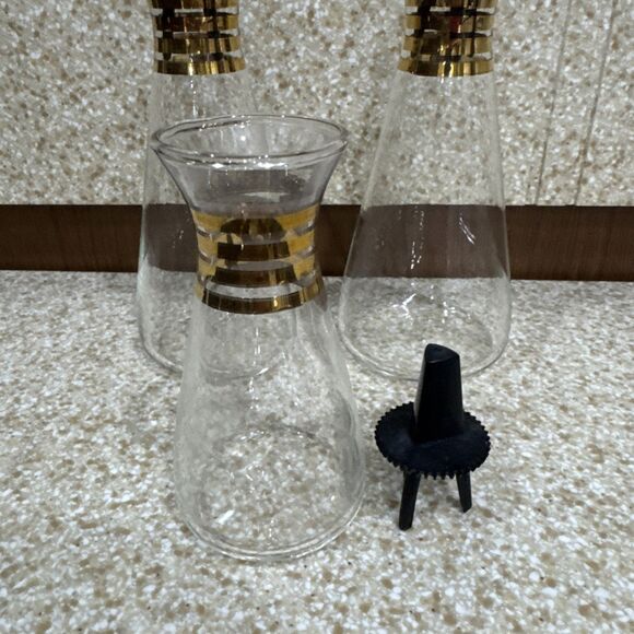 Pyrex Oil & Vinegar Cruets Salt & Pepper Shakers Gold Bands 3pc Set MCM Atomic - Picture 4 of 8